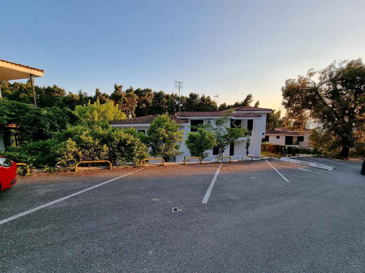 Beachfront Villa 100M From Sea For Up To 10 Guests Siviri Exterior photo