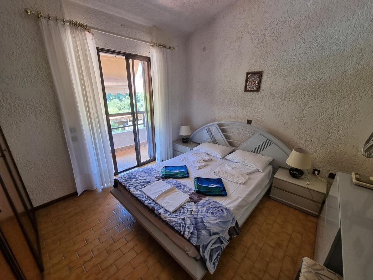 Beachfront Villa 100M From Sea For Up To 10 Guests Siviri Exterior photo